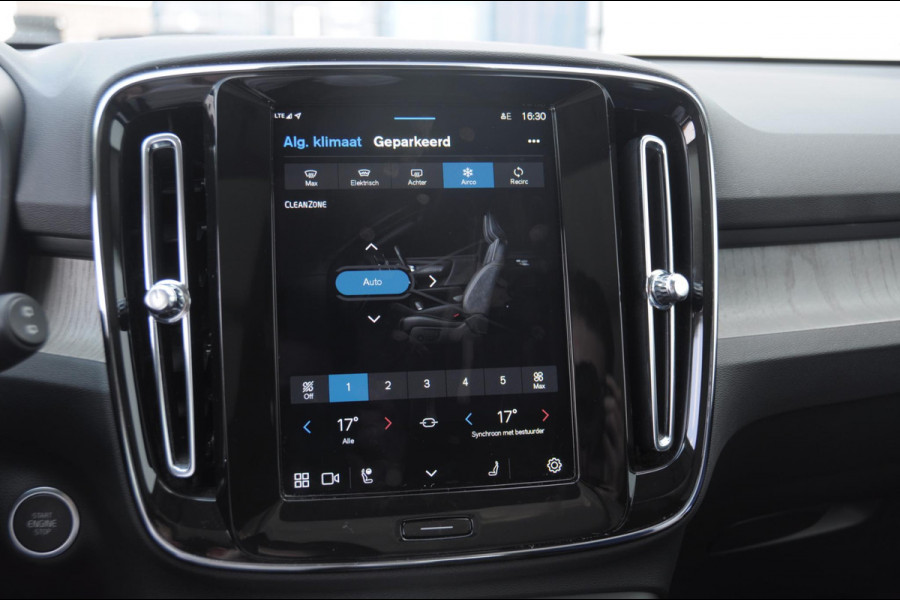 Volvo XC40 B4 211PK Automaat Ultimate Dark / Adaptive cruise control / Elektrische stoelen / Harman Kardon audio / Pilot assist / BLIS / Stoel en stuur verwarming / Elektrische achterklep / Parkeersensoren met 360 camera / Google infotainment