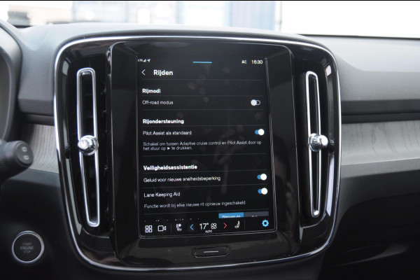 Volvo XC40 B4 211PK Automaat Ultimate Dark / Adaptive cruise control / Elektrische stoelen / Harman Kardon audio / Pilot assist / BLIS / Stoel en stuur verwarming / Elektrische achterklep / Parkeersensoren met 360 camera / Google infotainment