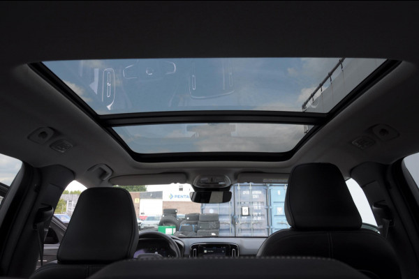 Volvo XC40 B4 211PK Automaat Ultimate Dark / Adaptive cruise control / Elektrische stoelen / Harman Kardon audio / Pilot assist / BLIS / Stoel en stuur verwarming / Elektrische achterklep / Parkeersensoren met 360 camera / Google infotainment