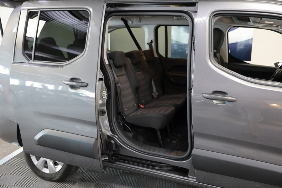 Opel Combo 1.5 Turbo Innovation 7 ZITTER THAAK 360 Camera Side Assist Lane assist Clima Carplay '22