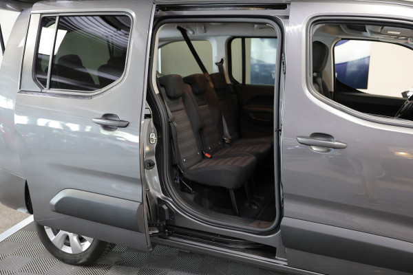 Opel Combo 1.5 Turbo Innovation 7 ZITTER THAAK 360 Camera Side Assist Lane assist Clima Carplay '22