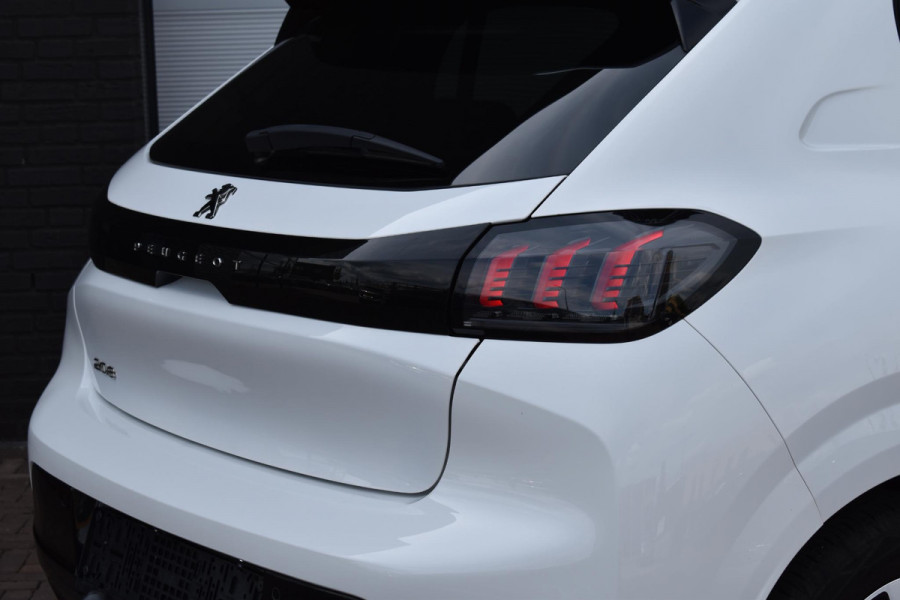 Peugeot 208 1.2 PureTech 100 PK Allure | Trekhaak | Carplay | Panodak | Incl. garantie