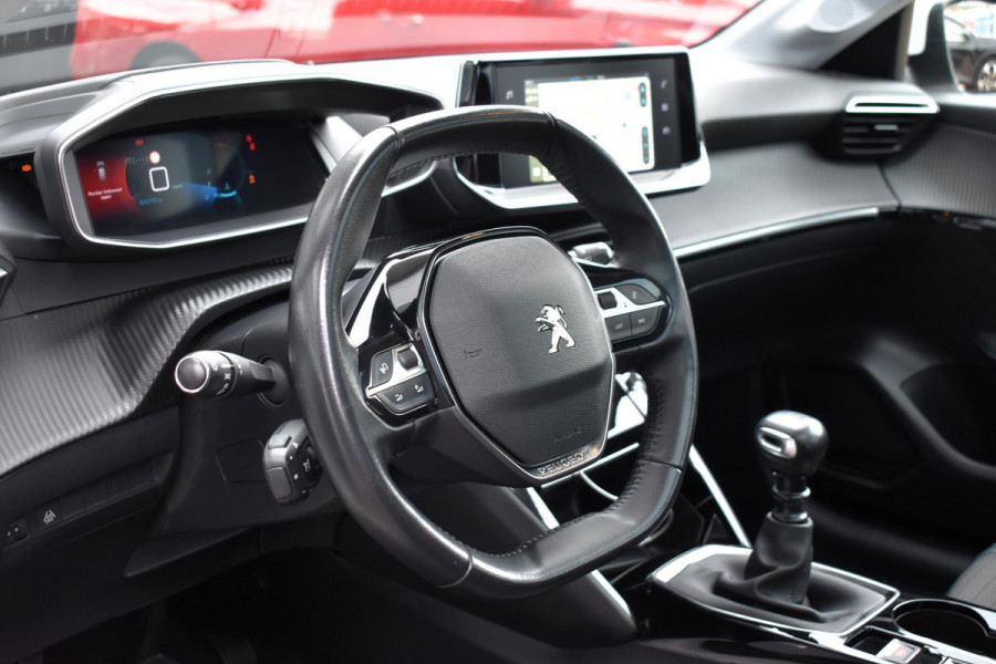 Peugeot 208 1.2 PureTech 100 PK Allure | Trekhaak | Carplay | Panodak | Incl. garantie