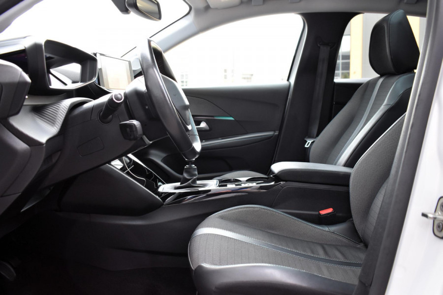 Peugeot 208 1.2 PureTech 100 PK Allure | Trekhaak | Carplay | Panodak | Incl. garantie