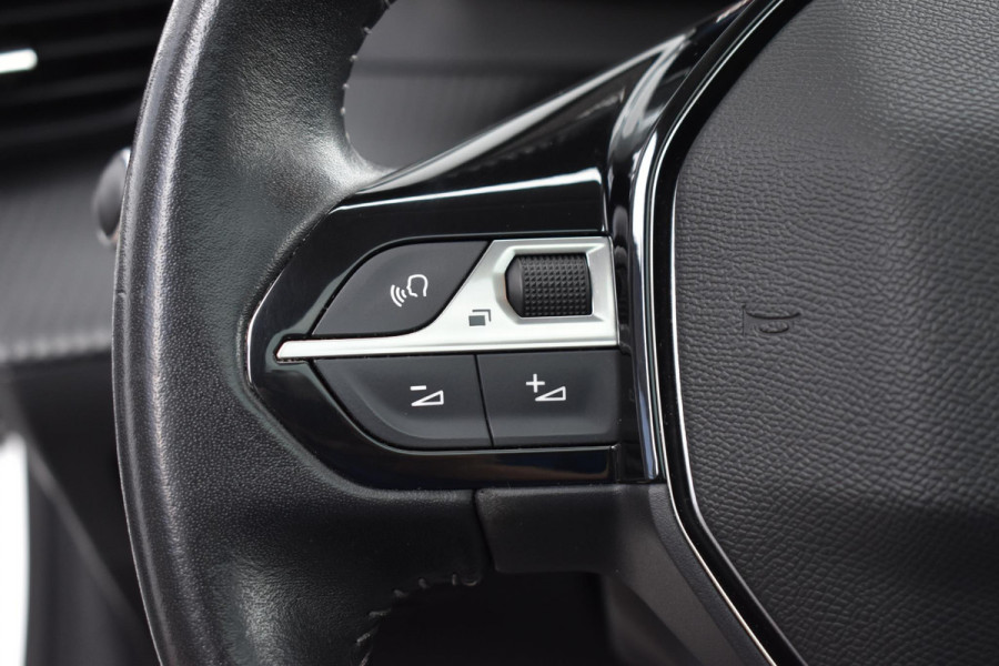 Peugeot 208 1.2 PureTech 100 PK Allure | Trekhaak | Carplay | Panodak | Incl. garantie