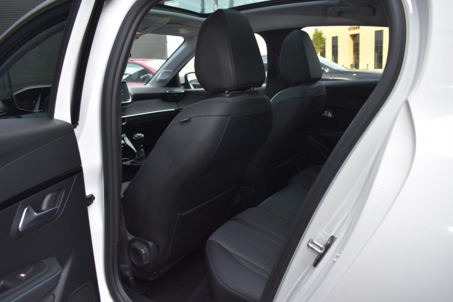 Peugeot 208 1.2 PureTech 100 PK Allure | Trekhaak | Carplay | Panodak | Incl. garantie
