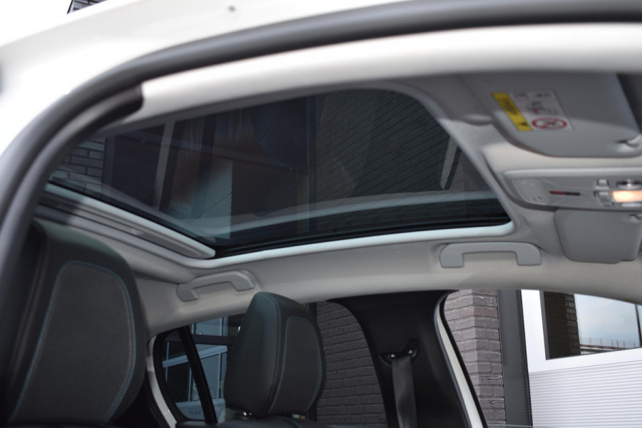 Peugeot 208 1.2 PureTech 100 PK Allure | Trekhaak | Carplay | Panodak | Incl. garantie