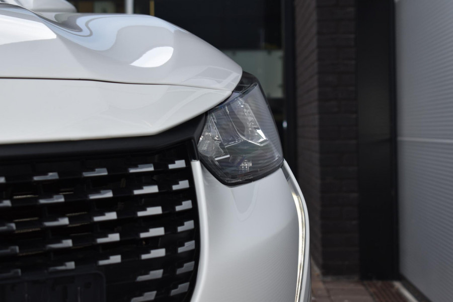 Peugeot 208 1.2 PureTech 100 PK Allure | Trekhaak | Carplay | Panodak | Incl. garantie