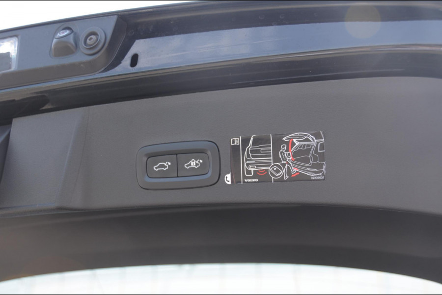 Volvo XC40 T4 211PK Automaat Recharge Inscription Expression / Lederen Bekleding / Cruise control / Elektrische achterklep / Parkeersensoren met camera / Apple carplay /