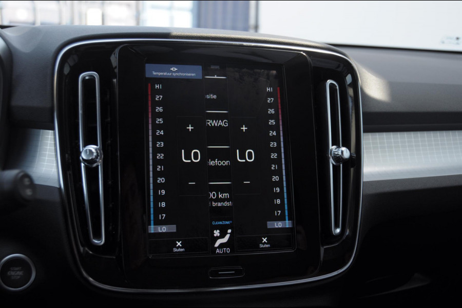 Volvo XC40 T4 211PK Automaat Recharge Inscription Expression / Lederen Bekleding / Cruise control / Elektrische achterklep / Parkeersensoren met camera / Apple carplay /