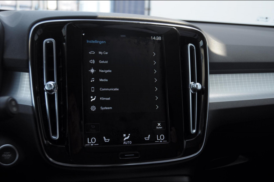 Volvo XC40 T4 211PK Automaat Recharge Inscription Expression / Lederen Bekleding / Cruise control / Elektrische achterklep / Parkeersensoren met camera / Apple carplay /