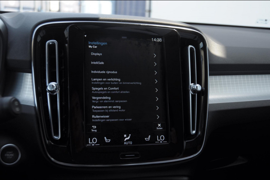 Volvo XC40 T4 211PK Automaat Recharge Inscription Expression / Lederen Bekleding / Cruise control / Elektrische achterklep / Parkeersensoren met camera / Apple carplay /
