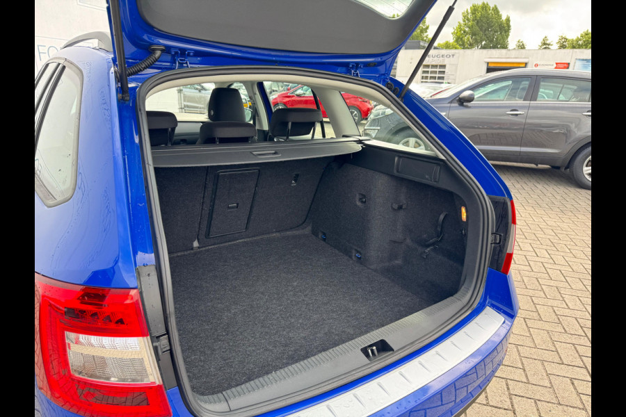 Škoda Octavia Combi 1.5 TSI Greentech Sport Business AUTOMAAT | NAVI | NL-AUTO