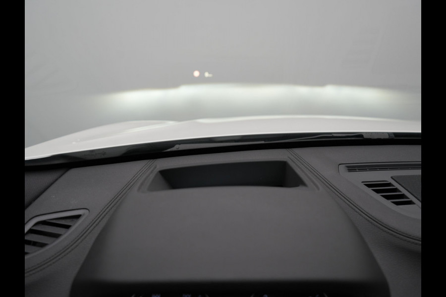 BMW X1 xDrive25e High Executive Plug In Hybrid 220pk Dealer O.H PHEV | Panodak | Adaptive Cruise | Lederen Sportstoelen Memory | Apple Carplay | Camera | 19"L.M | Head Up | Harman Kardon |