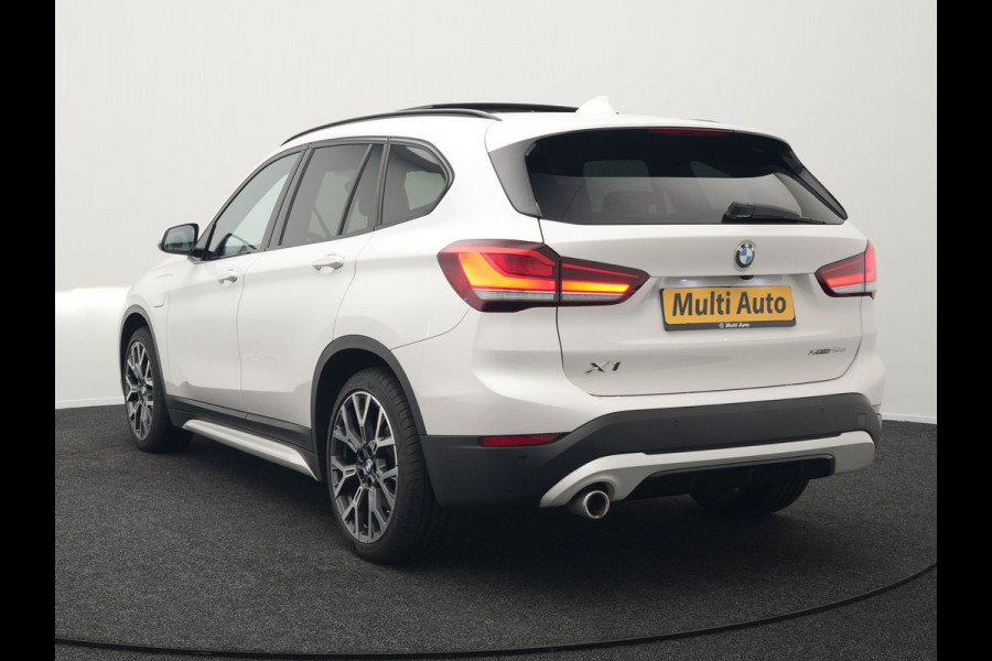 BMW X1 xDrive25e High Executive Plug In Hybrid 220pk Dealer O.H PHEV | Panodak | Adaptive Cruise | Lederen Sportstoelen Memory | Apple Carplay | Camera | 19"L.M | Head Up | Harman Kardon |