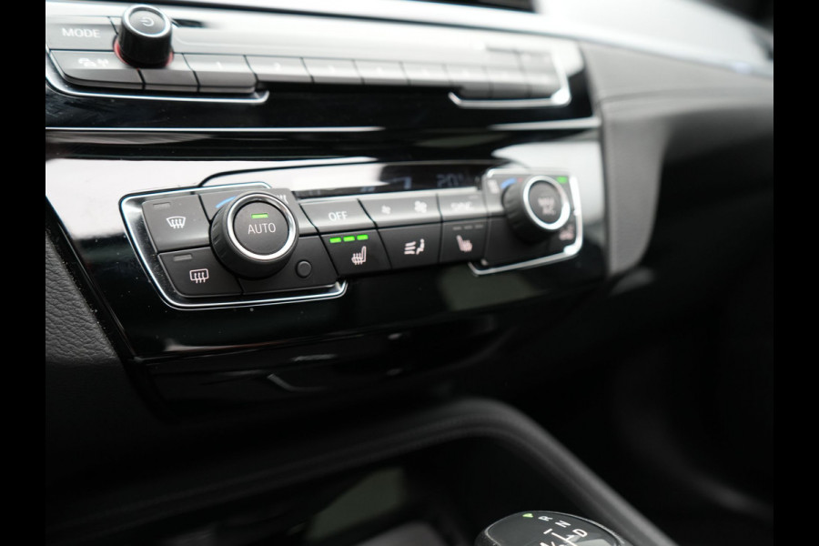 BMW X1 xDrive25e High Executive Plug In Hybrid 220pk Dealer O.H PHEV | Panodak | Adaptive Cruise | Lederen Sportstoelen Memory | Apple Carplay | Camera | 19"L.M | Head Up | Harman Kardon |