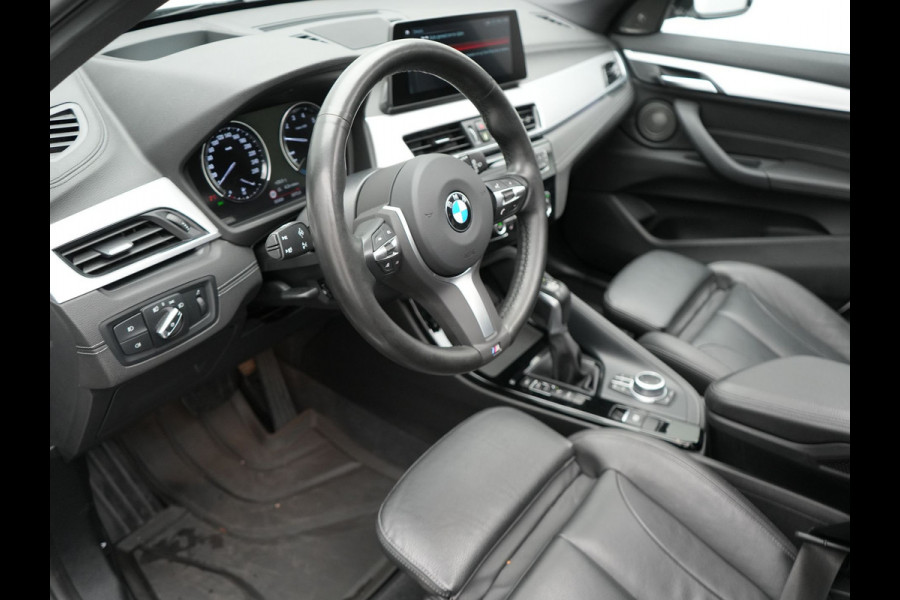 BMW X1 xDrive25e High Executive Plug In Hybrid 220pk Dealer O.H PHEV | Panodak | Adaptive Cruise | Lederen Sportstoelen Memory | Apple Carplay | Camera | 19"L.M | Head Up | Harman Kardon |