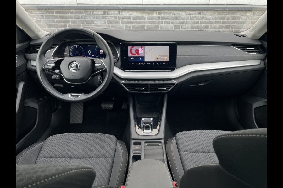 Škoda Octavia Combi 1.4 TSI iV PHEV Business Edition | Trekhaak | Head-Up | Carplay | LED | Sfeerverl. | Camera | Memory