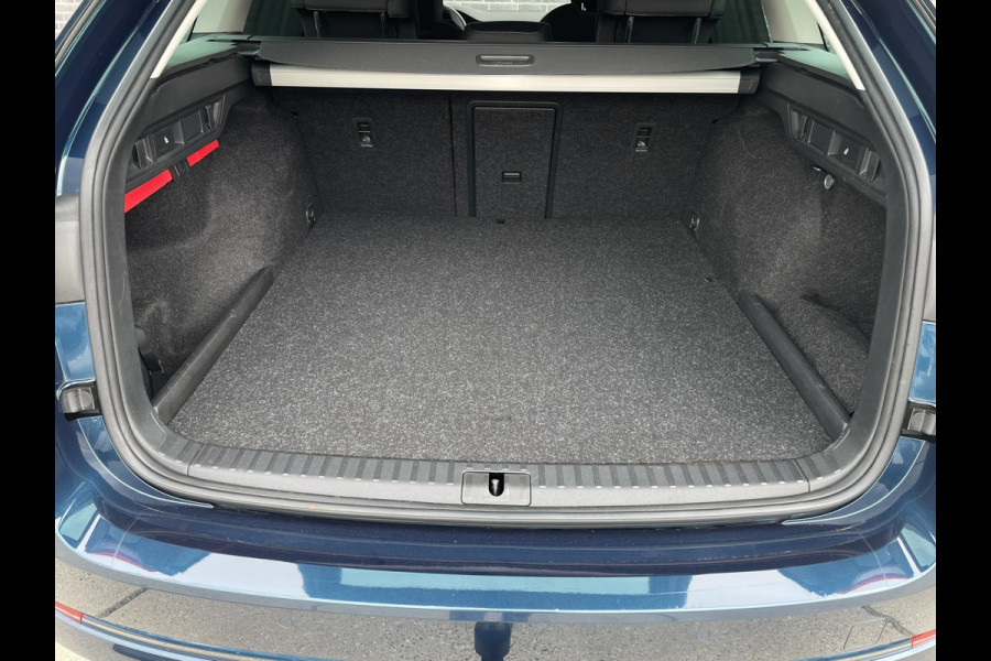 Škoda Octavia Combi 1.4 TSI iV PHEV Business Edition | Trekhaak | Head-Up | Carplay | LED | Sfeerverl. | Camera | Memory