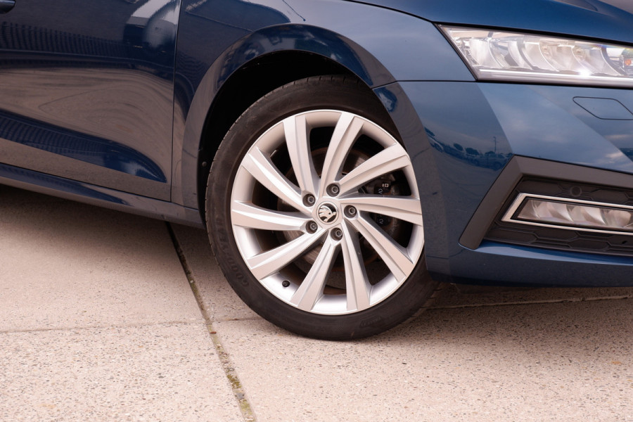Škoda Octavia Combi 1.4 TSI iV PHEV Business Edition | Trekhaak | Head-Up | Carplay | LED | Sfeerverl. | Camera | Memory