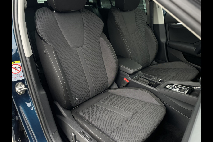 Škoda Octavia Combi 1.4 TSI iV PHEV Business Edition | Trekhaak | Head-Up | Carplay | LED | Sfeerverl. | Camera | Memory