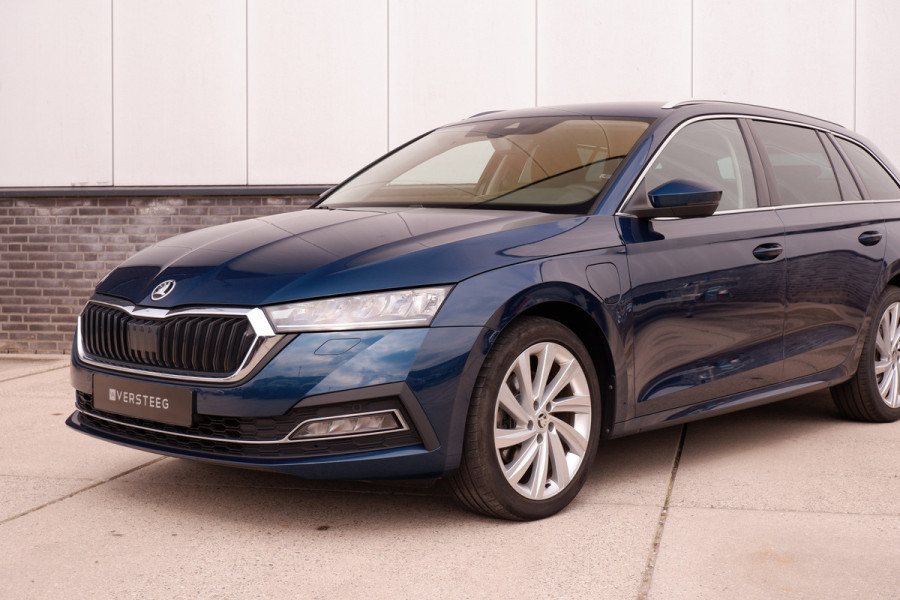 Škoda Octavia Combi 1.4 TSI iV PHEV Business Edition | Trekhaak | Head-Up | Carplay | LED | Sfeerverl. | Camera | Memory