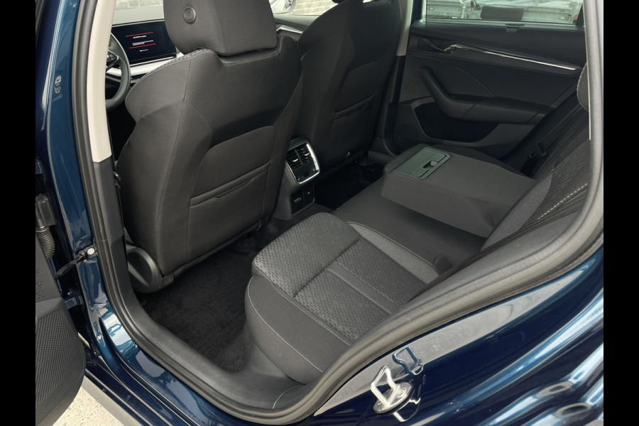 Škoda Octavia Combi 1.4 TSI iV PHEV Business Edition | Trekhaak | Head-Up | Carplay | LED | Sfeerverl. | Camera | Memory