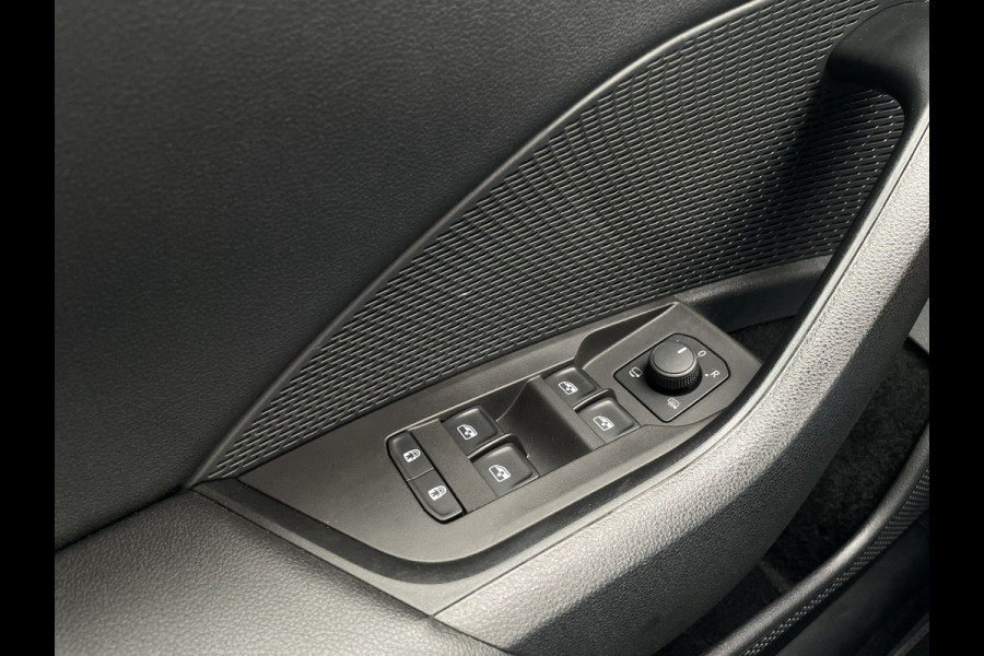 Škoda Octavia Combi 1.4 TSI iV PHEV Business Edition | Trekhaak | Head-Up | Carplay | LED | Sfeerverl. | Camera | Memory