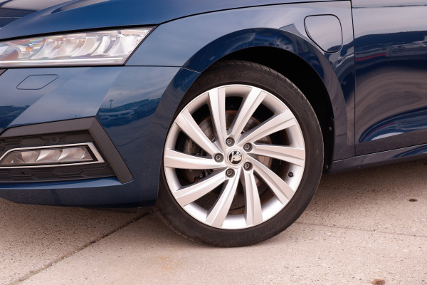 Škoda Octavia Combi 1.4 TSI iV PHEV Business Edition | Trekhaak | Head-Up | Carplay | LED | Sfeerverl. | Camera | Memory