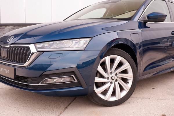 Škoda Octavia Combi 1.4 TSI iV PHEV Business Edition | Trekhaak | Head-Up | Carplay | LED | Sfeerverl. | Camera | Memory
