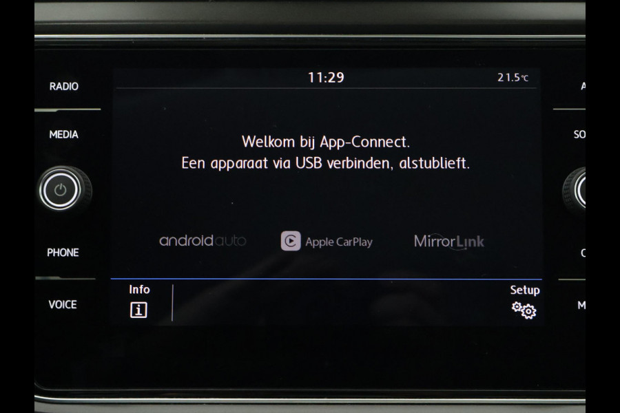 Volkswagen T-Roc 1.5 TSI Style | Apple Carplay & AndroidAUTO | Cruise Control | Camera | Parkeersensoren |