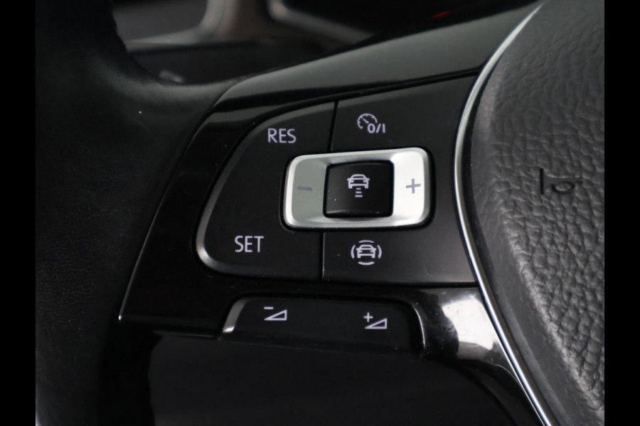 Volkswagen T-Roc 1.5 TSI Style | Apple Carplay & AndroidAUTO | Cruise Control | Camera | Parkeersensoren |