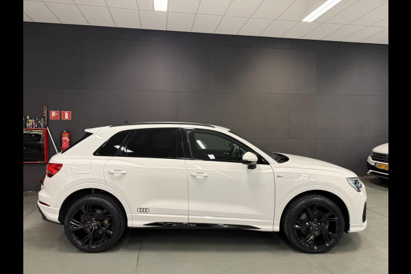 Audi Q3 45 TFSI e S edition S-LINE BLACK-LINE 20'' NAVI/V-COCKPIT/DAB/ECC/PDC/CRUISE///