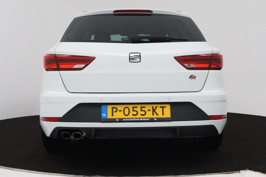 Seat León ST 1.4 EcoTSI FR Business Intense (SEAT SOUND, PARKEERSENSOREN, CRUISE CONTROL, CARPLAY NAVIGATIE, AUTOMAAT)