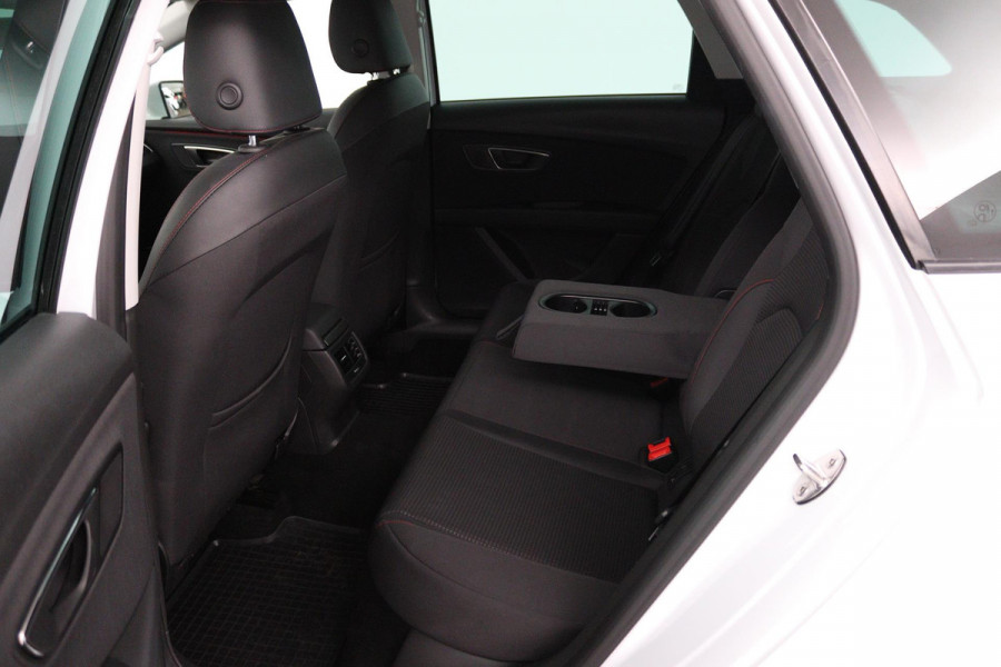 Seat León ST 1.4 EcoTSI FR Business Intense (SEAT SOUND, PARKEERSENSOREN, CRUISE CONTROL, CARPLAY NAVIGATIE, AUTOMAAT)