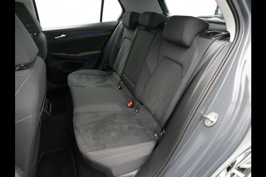 Volkswagen Golf 1.4 eHybrid 204pk Style Navigatie Pdc Massage Acc 54