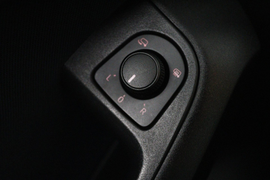 Seat Ateca 1.0 EcoTSI Sport (VIRTUAL COCKPIT, PARKEERSENSOREN, CRUISE CONTROL, NAVIGATIE, CARPLAY)