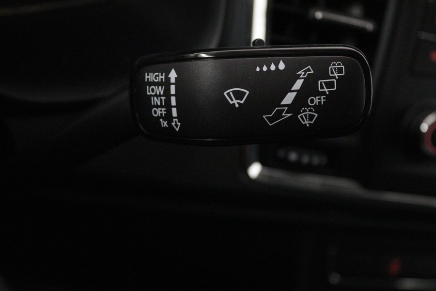 Seat Ateca 1.0 EcoTSI Sport (VIRTUAL COCKPIT, PARKEERSENSOREN, CRUISE CONTROL, NAVIGATIE, CARPLAY)
