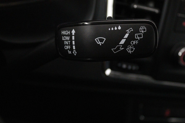 Seat Ateca 1.0 EcoTSI Sport (VIRTUAL COCKPIT, PARKEERSENSOREN, CRUISE CONTROL, NAVIGATIE, CARPLAY)