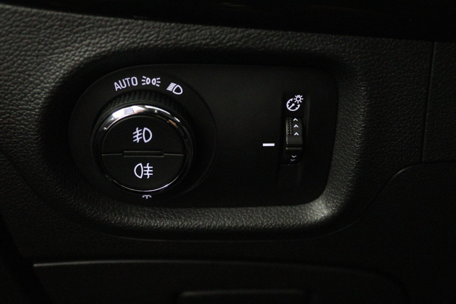 Opel Astra Sports Tourer 1.4 Innovation (NAVIGATIE, CLIMA, CAMERA, TREKHAAK, LANE ASSIST, GROOTLICHT ASSIST)