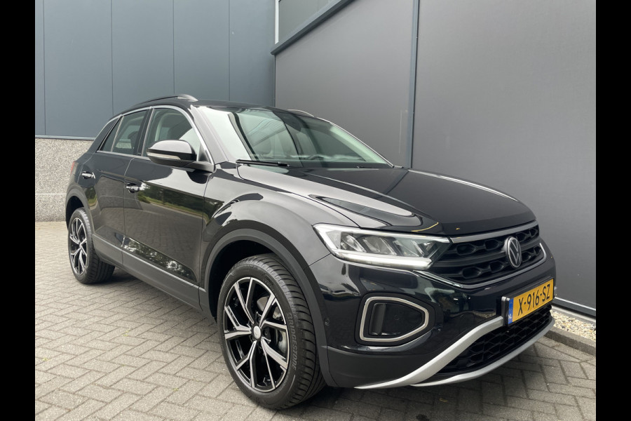 Volkswagen T-Roc 1.0 TSI Life Business Airco - cruise control -  parkeersensoren voor en achter - Navigatie -  Dakrails - Lederen stuurwiel