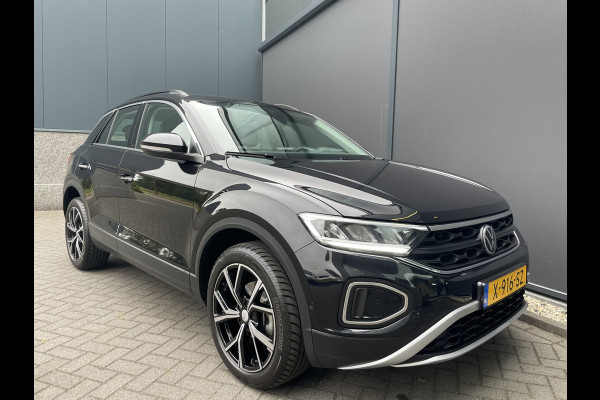 Volkswagen T-Roc 1.0 TSI Life Business Airco - cruise control -  parkeersensoren voor en achter - Navigatie -  Dakrails - Lederen stuurwiel