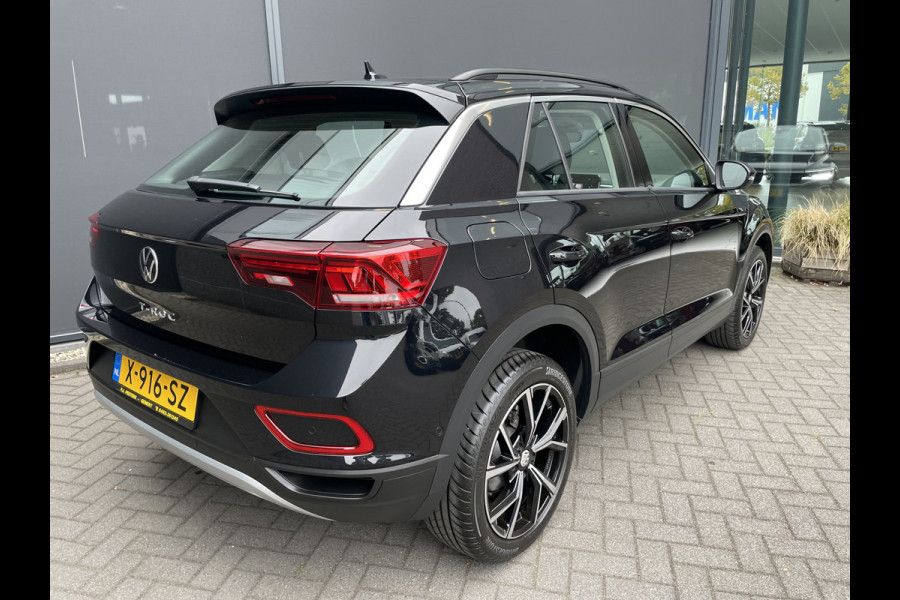 Volkswagen T-Roc 1.0 TSI Life Business Airco - cruise control -  parkeersensoren voor en achter - Navigatie -  Dakrails - Lederen stuurwiel
