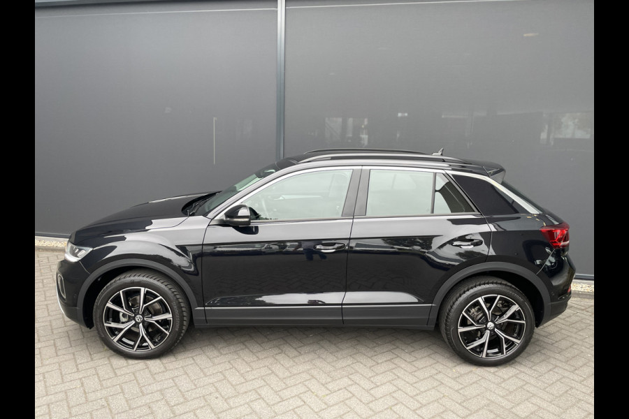 Volkswagen T-Roc 1.0 TSI Life Business Airco - cruise control -  parkeersensoren voor en achter - Navigatie -  Dakrails - Lederen stuurwiel