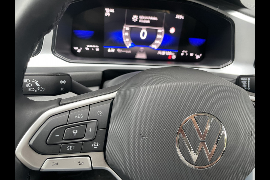 Volkswagen T-Roc 1.0 TSI Life Business Airco - cruise control -  parkeersensoren voor en achter - Navigatie -  Dakrails - Lederen stuurwiel