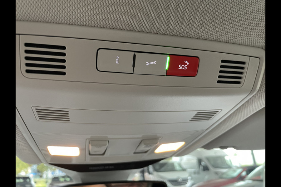 Volkswagen T-Roc 1.0 TSI Life Business Airco - cruise control -  parkeersensoren voor en achter - Navigatie -  Dakrails - Lederen stuurwiel