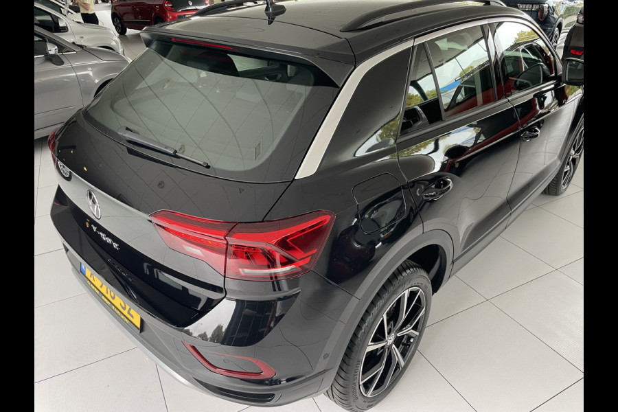 Volkswagen T-Roc 1.0 TSI Life Business Airco - cruise control -  parkeersensoren voor en achter - Navigatie -  Dakrails - Lederen stuurwiel