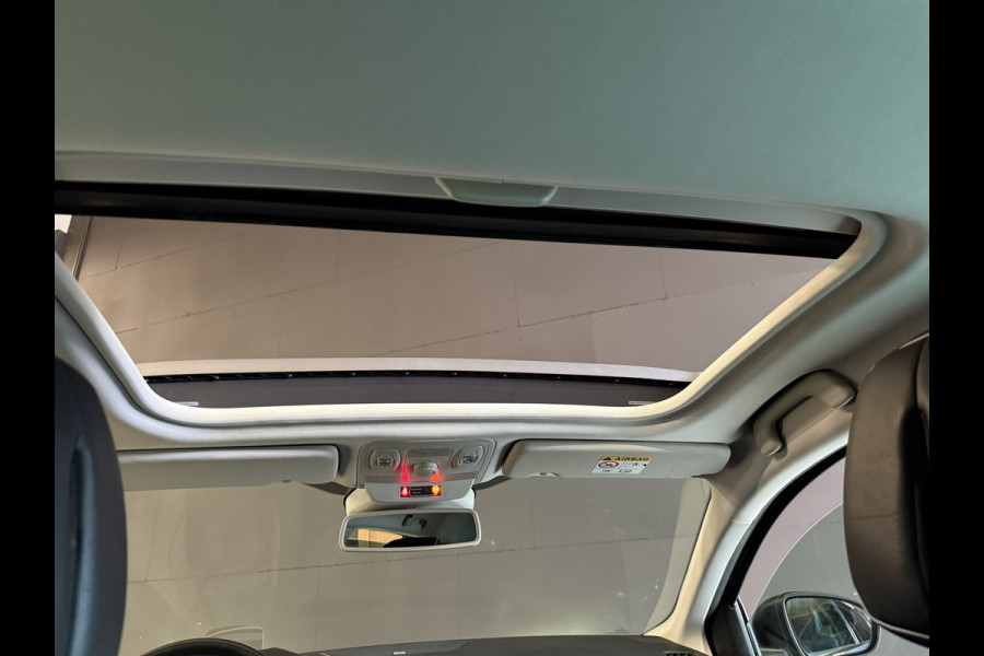 Renault MEGANE Estate 1.2 TCe Bose | Panoramadak | Head UP | Pure Vison LED | Keyless