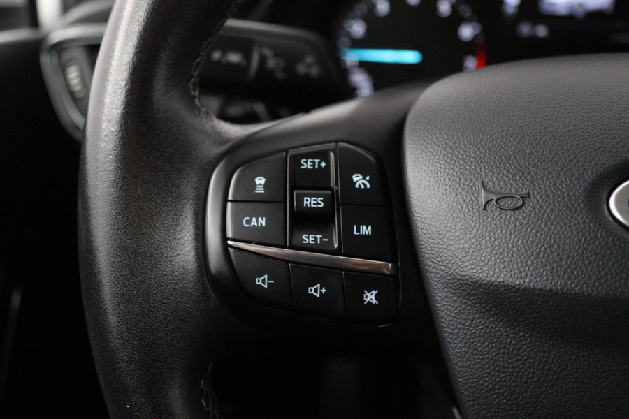 Ford Fiesta 1.0 EcoBoost Titanium Business (NAVIGATIE, PARKEERSENSOREN, ACHTERUITRIJCAMERA, CRUISE ADAPTIEF, NL-AUTO)