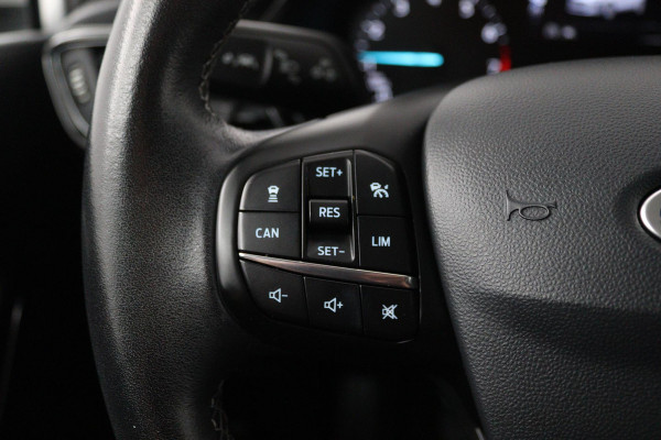 Ford Fiesta 1.0 EcoBoost Titanium Business (NAVIGATIE, PARKEERSENSOREN, ACHTERUITRIJCAMERA, CRUISE ADAPTIEF, NL-AUTO)